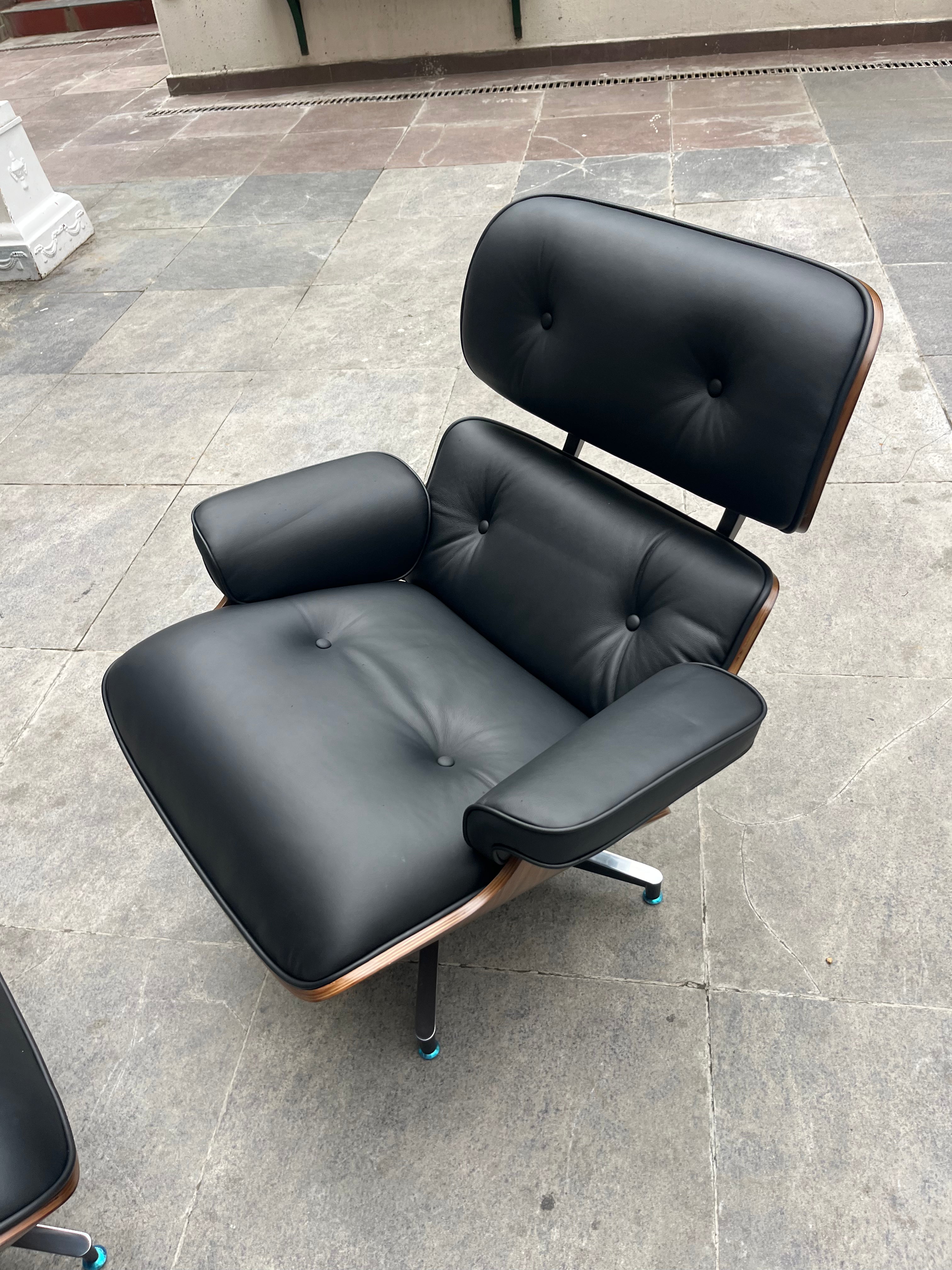 Eames Tarzı Lounge Koltuk & Puf Seti